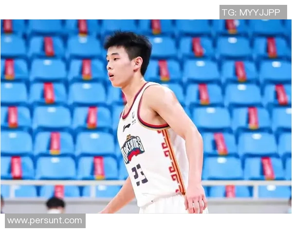 赵睿复出对决林葳新疆男篮主场强势刘炜调整战术力求胜利南京队无压力应对挑战